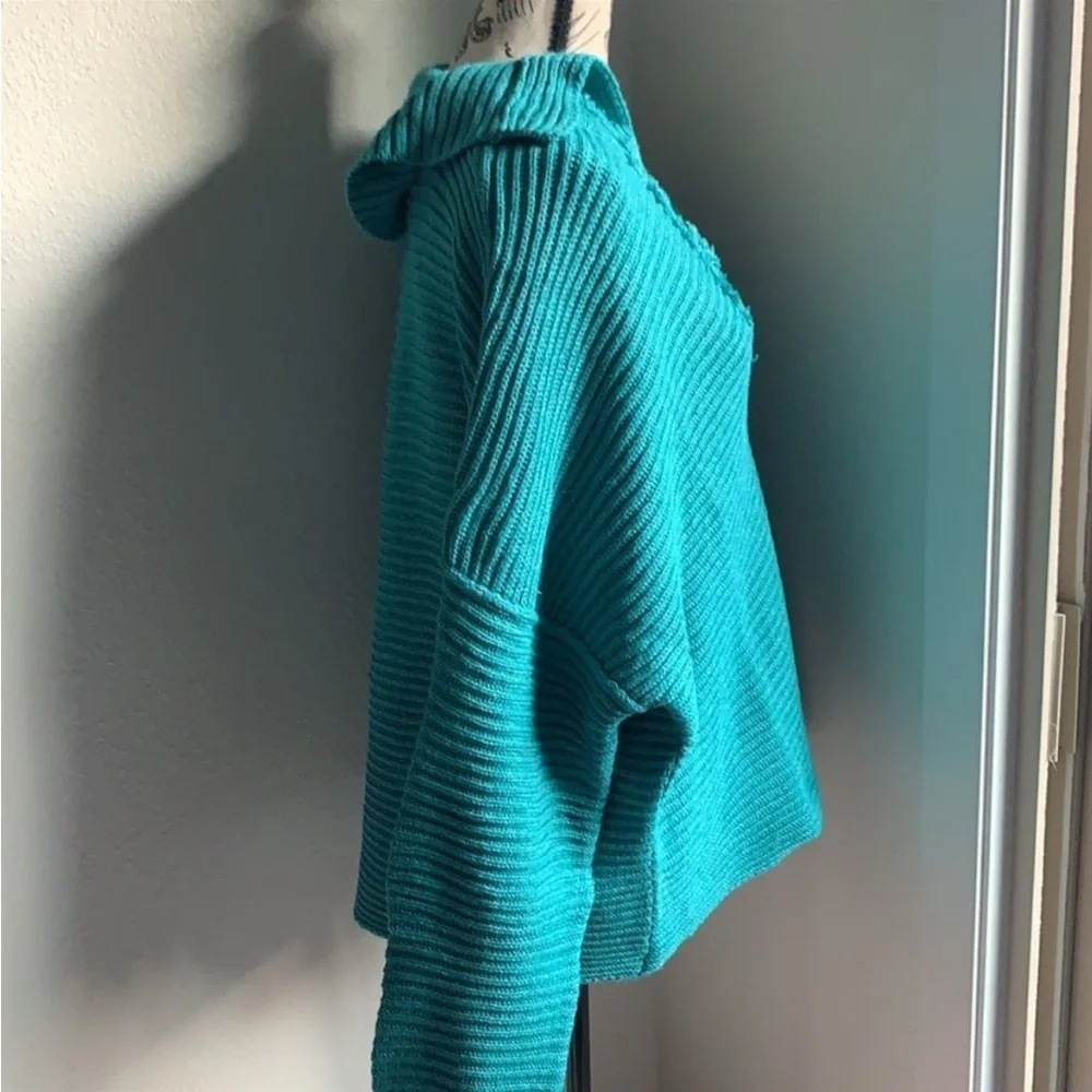 Free People Teal Oversized V Neck Sweater. NWT Retails for $108.00